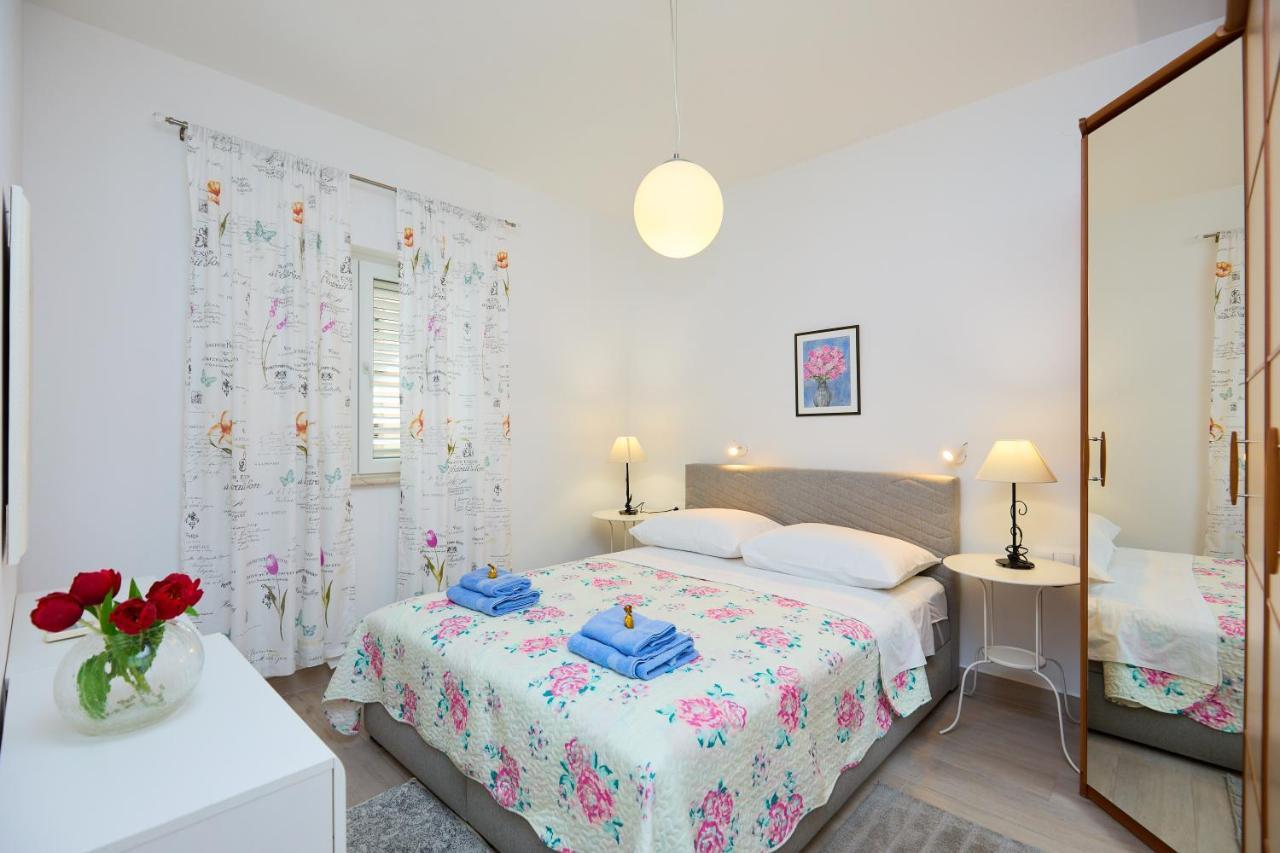 Apartment Laurus ดูบรอฟนิก ภายนอก รูปภาพ